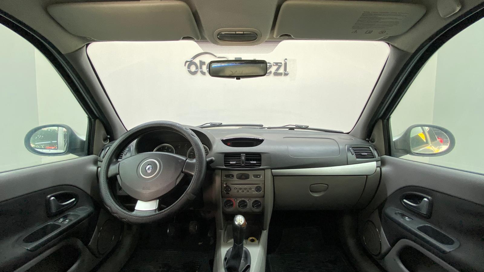 RENAULT SYMBOL 6